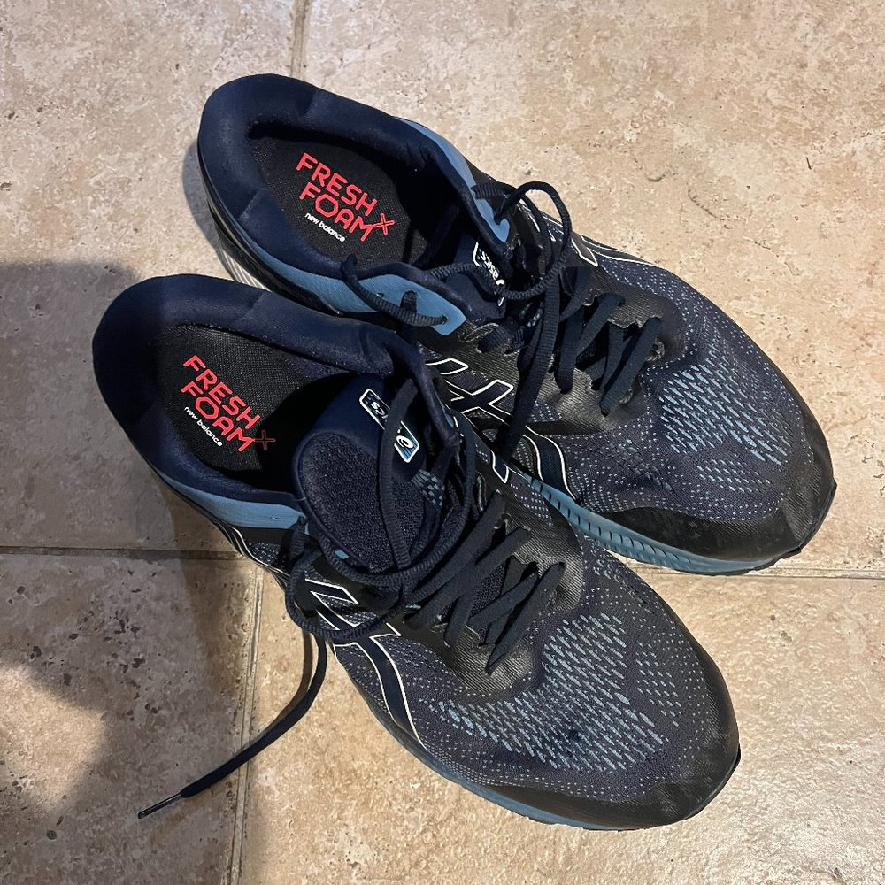 ASICS SIZE 15  4X EXTRA WIDE